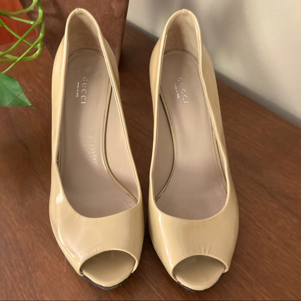 Gucci pumps in cream. Size 8 or 7.5 beautiful neutral heels go with everything